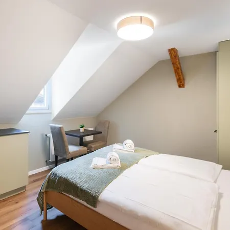 Betweenlakes 2nd Floor 公寓 *