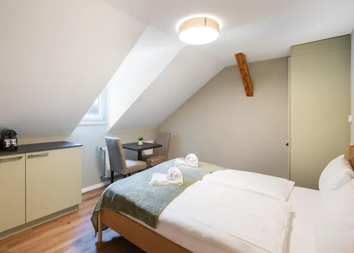 Betweenlakes 2nd Floor Apartment *